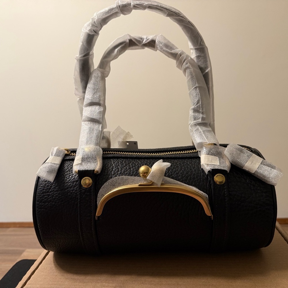 Coach Kisslock Barrel Bag Large